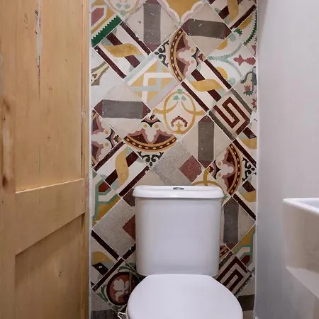 Authentic Maltese 2-bedroom House With Terrace