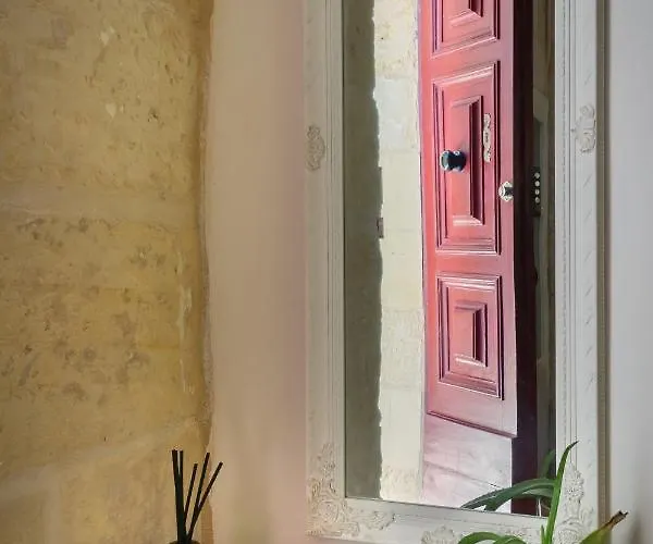 Σπίτι διακοπών Authentic Maltese 2-bedroom House With Terrace