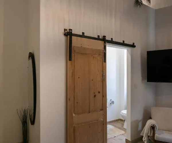 Authentic Maltese 2-bedroom House With Terrace * Żejtun