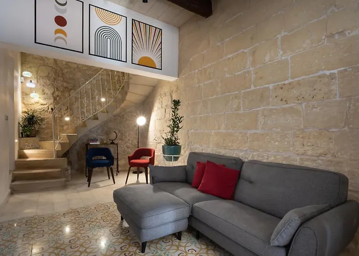 Authentic Maltese 2-bedroom House With Terrace Case de vacanță